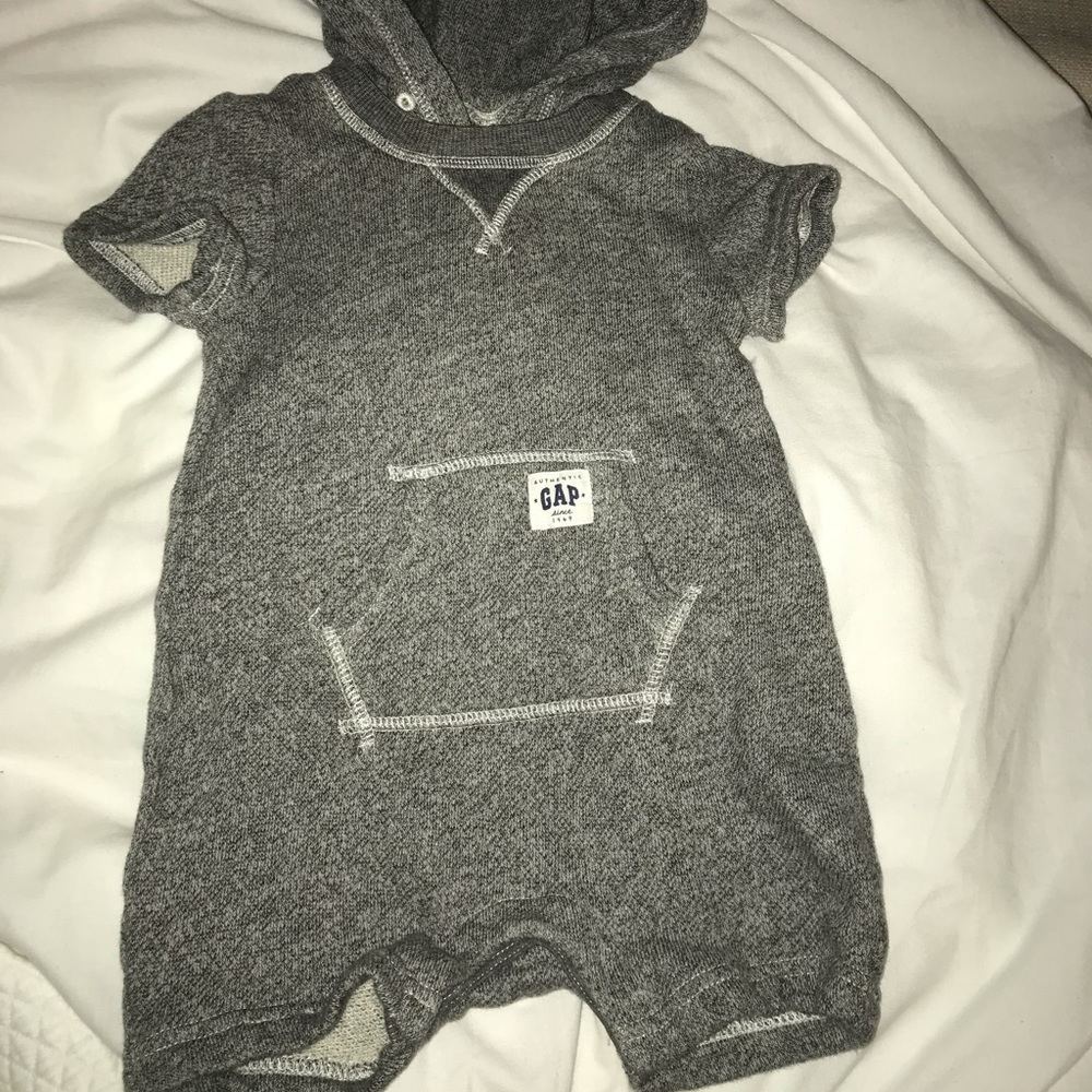 BABY GAP BOYS HOODED ROMPER